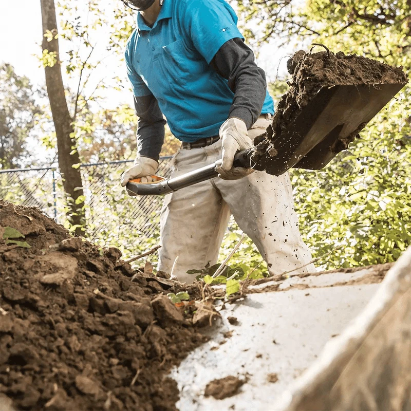 Fiskars Pro D-Handle Transfer Shovel 3 Fiskars Pro D-Handle Transfer Shovel - Image 3